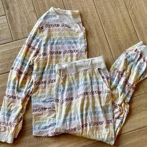 XL rainbow love pajama set 🌈
